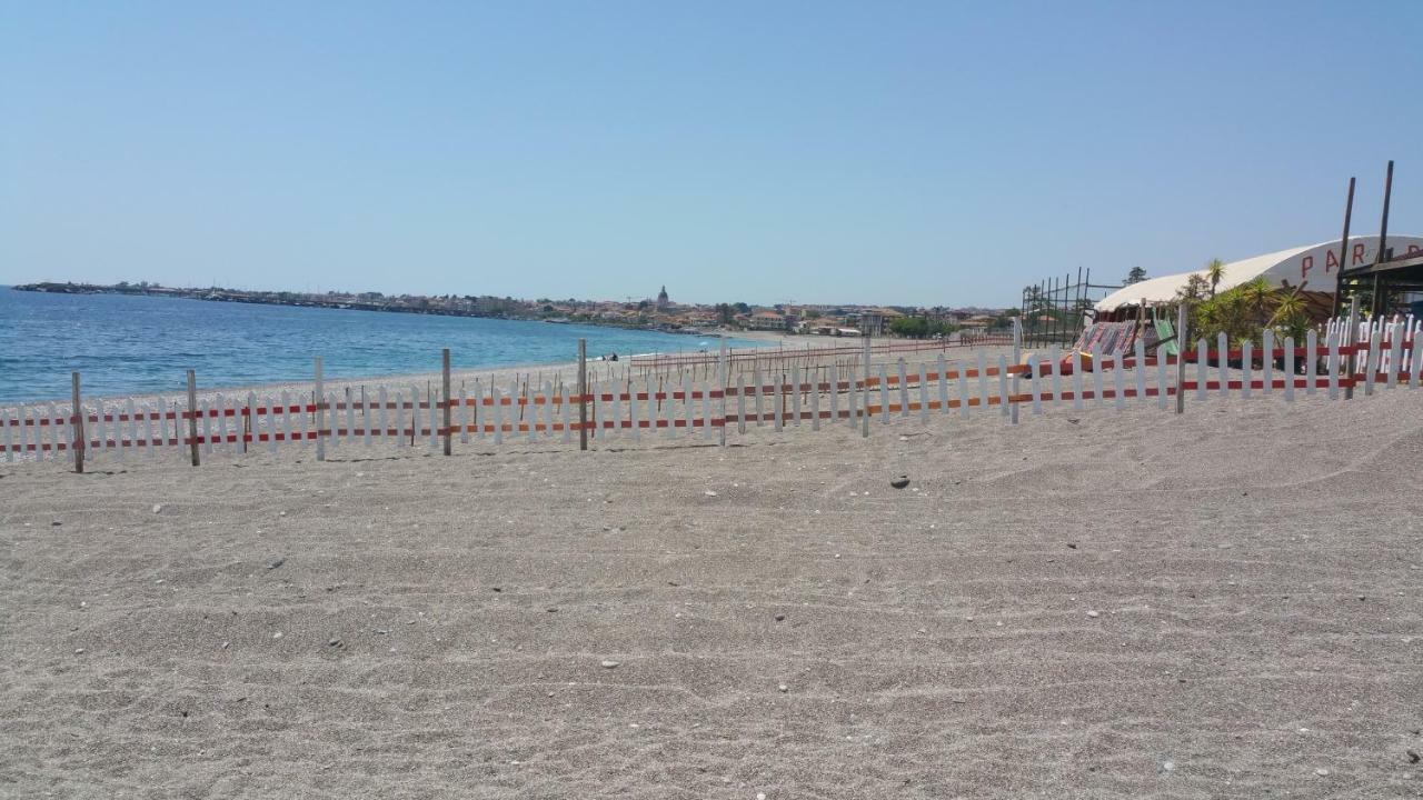 285 Via Spiaggia Lejlighed Mascali Eksteriør billede
